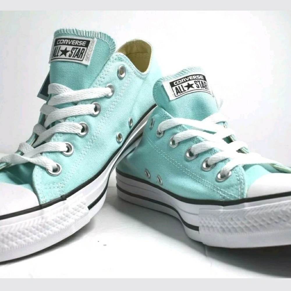 Converse Mint Green New with defects.